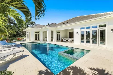 Exterior - 730 Harbour Dr, Naples, FL 34103 photo 6 of 8