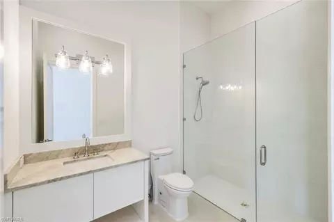 Bath - 730 Harbour Dr, Naples, FL 34103 photo 5 of 8