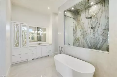 Bath - 730 Harbour Dr, Naples, FL 34103 photo 2 of 8