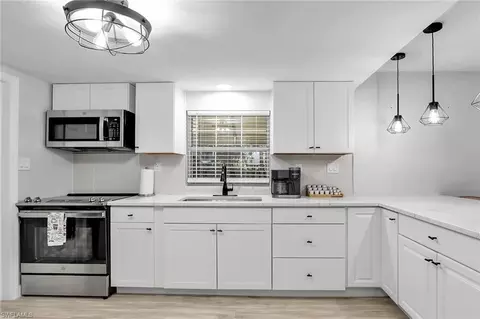 Kitchen - 2780 Weeks Ave, Naples, FL 34112 photo 2 of 4