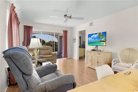 5 High Point Cir W #313, Naples, FL 34103
