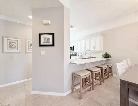 8555 Naples Heritage Dr #211, Naples, FL 34112