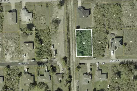 2718 66th St W, Lehigh Acres, FL 33971