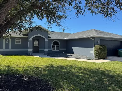 910 Gleason Pkwy, Cape Coral, FL 33914
