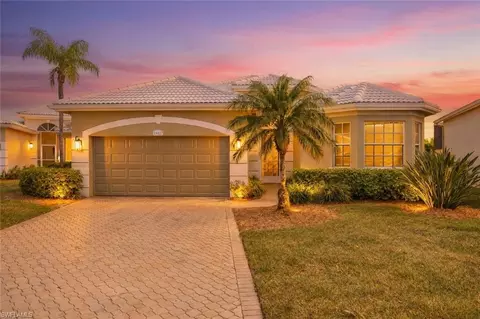 19427 Silver Oak Dr, Fort Myers, FL 33967