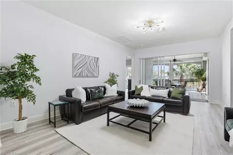 9270 Campanile Cir #202, Naples, FL 34114