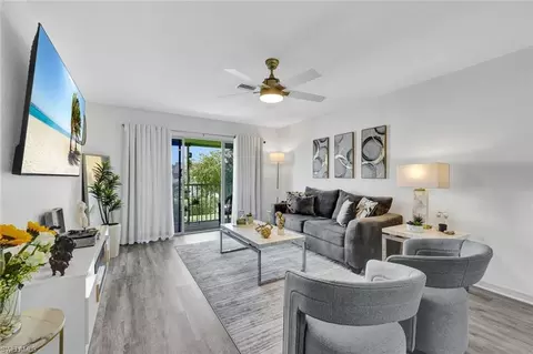 1599 Trafalgar Ln #O201, Naples, FL 34116