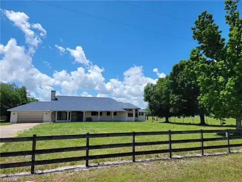 1330 Purple Martin Dr, Naples, FL 34120