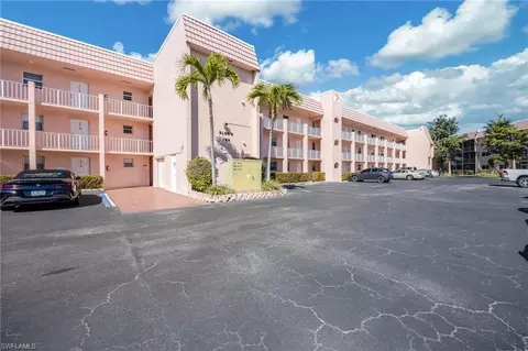 180 Turtle Lake Ct #211, Naples, FL 34105