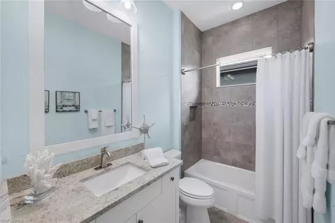 Bath - 6475 Warwick Ave, Naples, FL 34113 photo 2 of 3