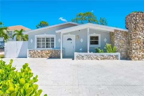 5350 Catts St, Naples, FL 34113