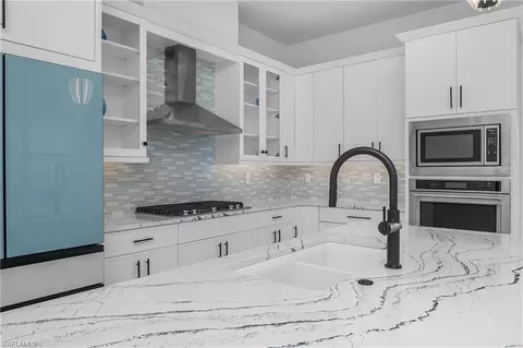 Kitchen - 14854 Loggerhead Dr, Naples, FL 34120 photo 4 of 5