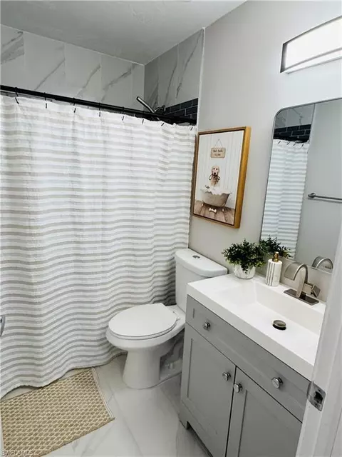 Bath - 3475 3rd Ave SW, Naples, FL 34117 photo 5 of 6
