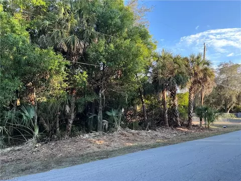 320 16th St NE, Naples, FL 34120 photo 4