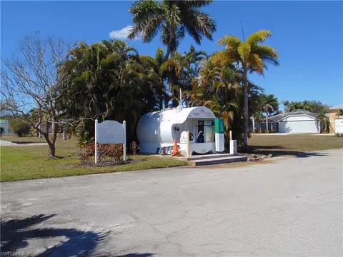 4017 Skyway Dr, Naples, FL 34112 photo 4