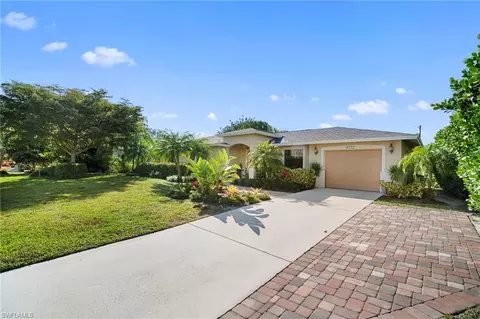9772 Bobwhite Ln, Bonita Springs, FL 34135