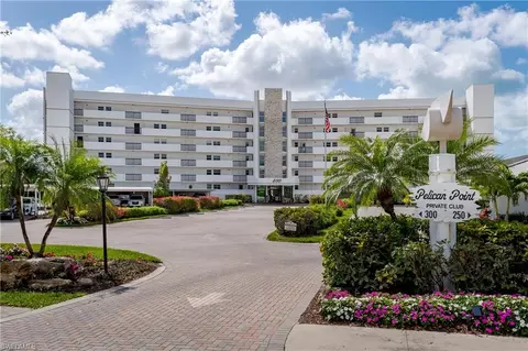 300 Park Shore Dr #3D, Naples, FL 34103