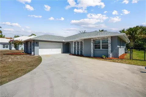 28405 Mango Dr, Bonita Springs, FL 34134