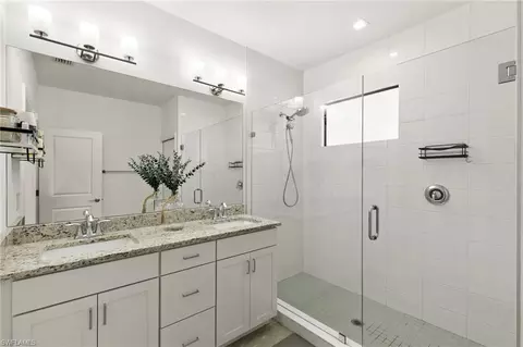 Bath - 7598 Rockefeller Dr, Naples, FL 34119 photo 1 of 2