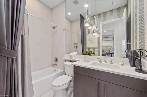 Bath - 4032 Nova Ln, Naples, FL 34119 photo 2 of 4