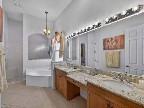Bath - 5757 Mango Cir, Naples, FL 34110 photo 1 of 2