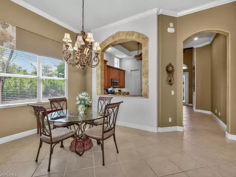 Dining - 5757 Mango Cir, Naples, FL 34110 photo 2 of 4