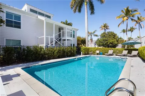 Exterior - 600 3rd St S #2, Naples, FL 34102 photo 5 of 6