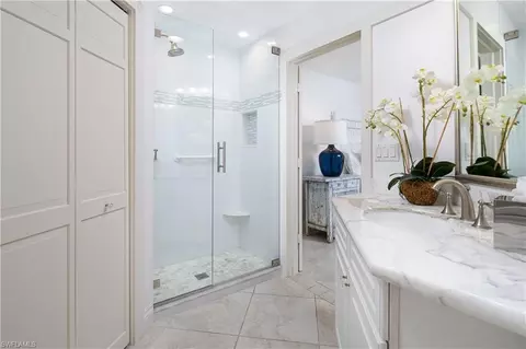 Bath - 600 3rd St S #2, Naples, FL 34102 photo 1 of 2