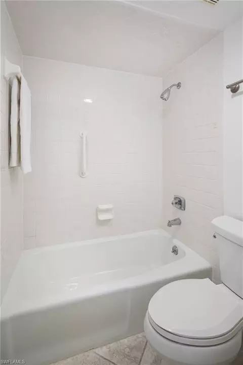 Bath - 600 3rd St S #2, Naples, FL 34102 photo 2 of 2