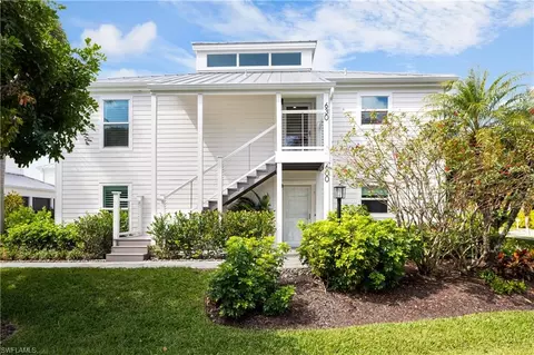 Exterior - 600 3rd St S #2, Naples, FL 34102 photo 2 of 6