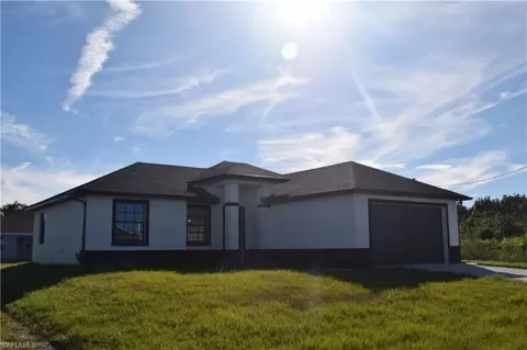 2555 25th St W, Lehigh Acres, FL 33971