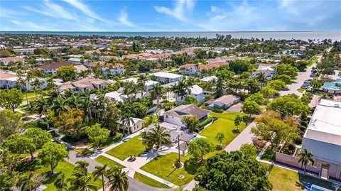 View/Area - 560 9th Ave S, Naples, FL 34102 photo 8 of 9