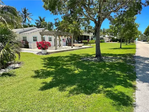 Exterior - 560 9th Ave S, Naples, FL 34102 photo 3 of 3