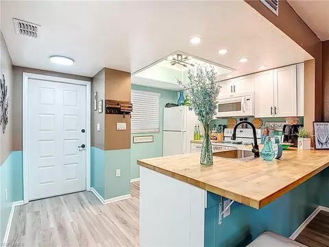 1201 Barrett Rd #1204, North Fort Myers, FL 33903