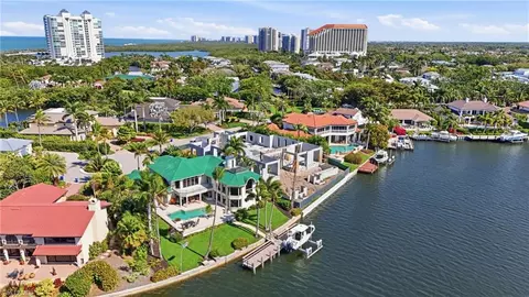 View/Area - 310 Pirates Bight, Naples, FL 34103 photo 7 of 13