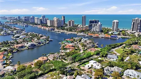 View/Area - 310 Pirates Bight, Naples, FL 34103 photo 4 of 13