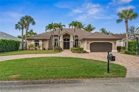 1905 Fairfax Cir, Naples, FL 34109