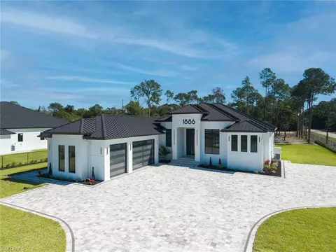 1886 39th St SW, Naples, FL 34117