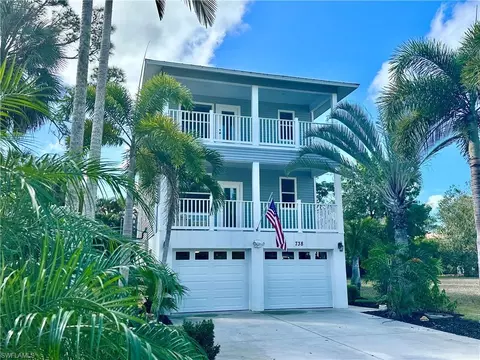 738 Park Ave, Naples, FL 34110