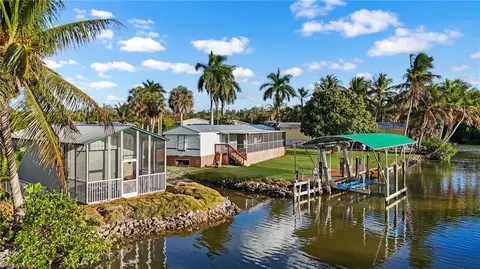 17 Spoonbill Ave, Everglades City, FL 34139