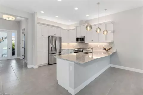 28616 Lobos Cir, Bonita Springs, FL 34135