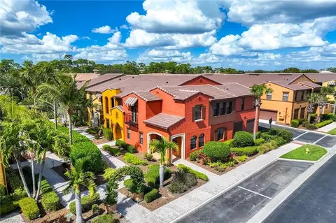 9037 Alturas St #3702, Naples, FL 34113