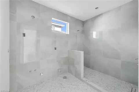 Bath - 2778 Shoreview Dr, Naples, FL 34112 photo 2 of 5