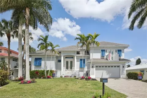 451 Oak Ave, Naples, FL 34108