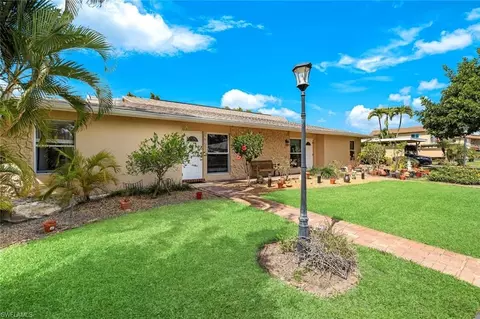 561 Palm View Dr #16, Naples, FL 34110