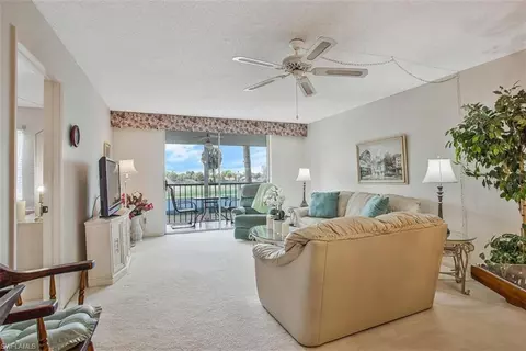 4372 27th Ct SW #202, Naples, FL 34116