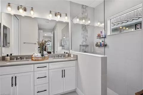 Bath - 4653 Centaurus Cir, Naples, FL 34120 photo 1 of 2