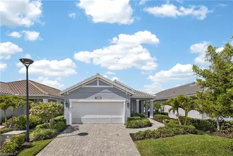 4653 Centaurus Cir, Naples, FL 34120