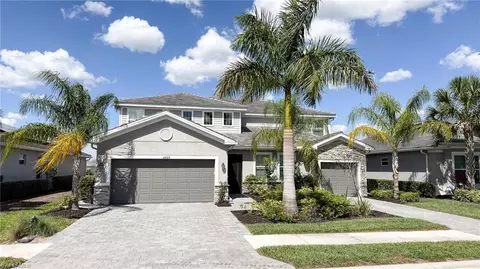 2429 Fallglo St, Naples, FL 34120