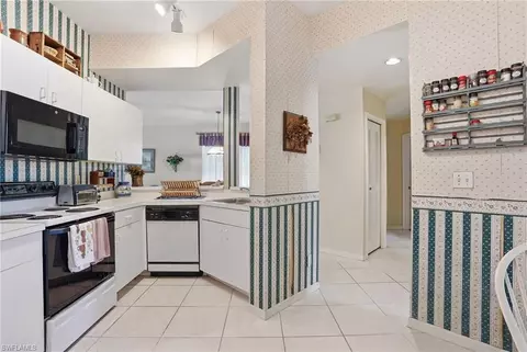 Kitchen - 1024 Mainsail Dr #511, Naples, FL 34114 photo 2 of 2